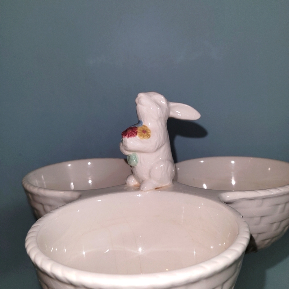 Pier1 3 partition nut or candy holder